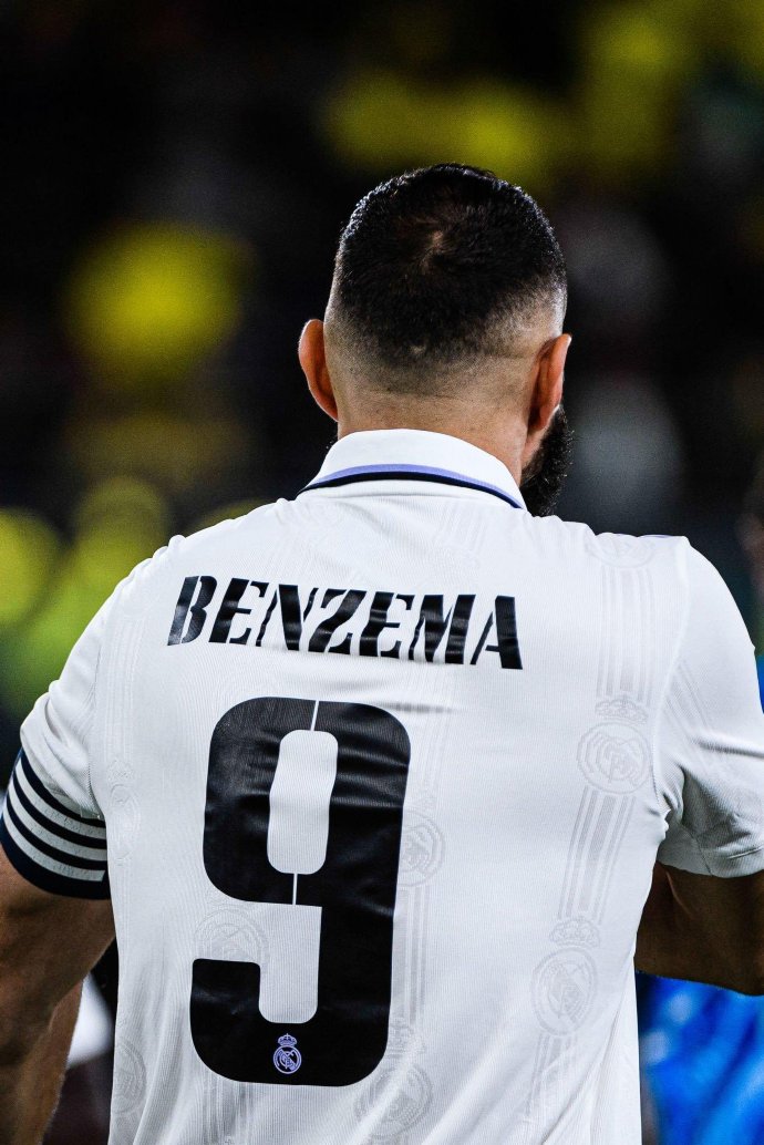 本泽马被皇马球迷调侃